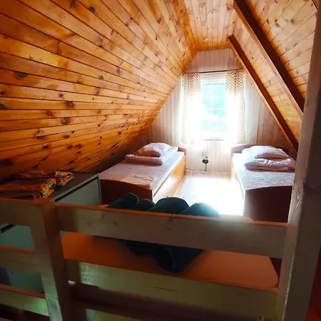 Romanticka Chata Pre Hosti S Ohniskom Chalet